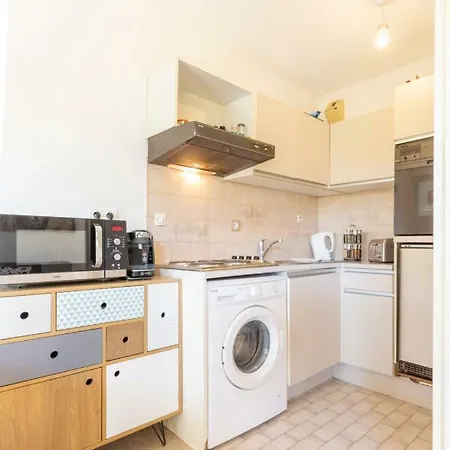 Bright 1-bedroom Appartement: Little Garde In Vieil 公寓