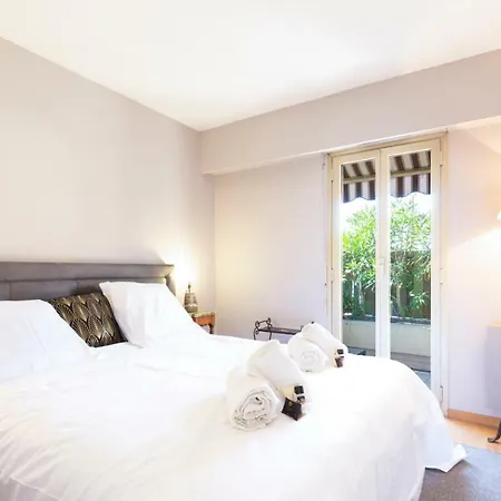Bright 1-bedroom Appartement: Little Garde In Vieil * 昂蒂布