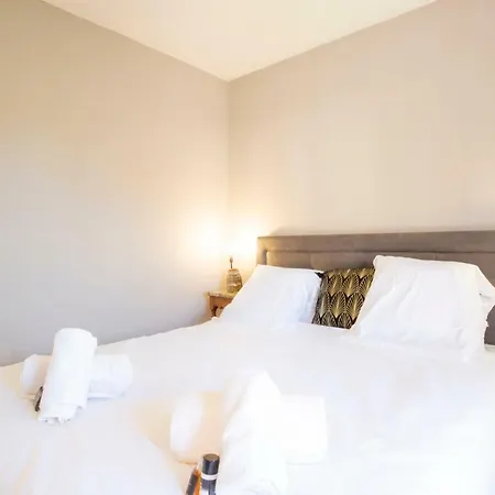 Bright 1-bedroom Appartement: Little Garde In Vieil